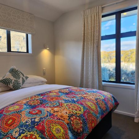 Equestrian View - Gorgeous Cozy Bungalow Shotover 퀸즈타운 외부 사진